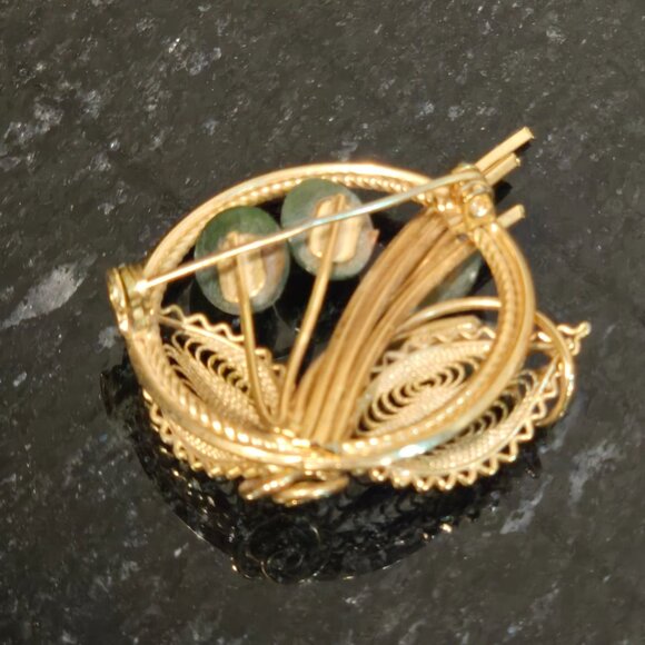 1970s Jade stone brooch Filigree & Green Cabochon Flower vintage jewelry gift - Picture 5 of 6